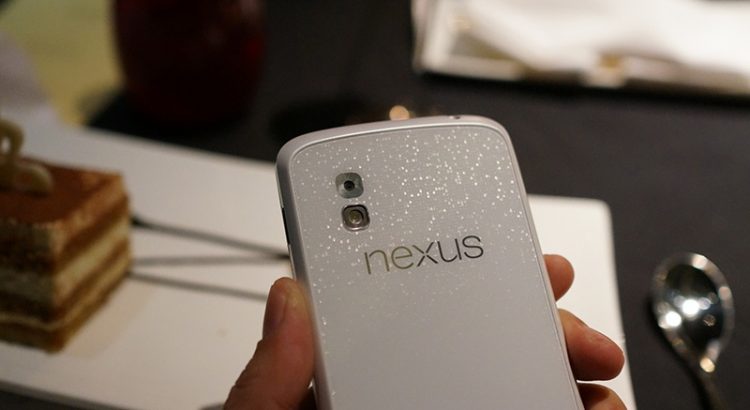 nexus 4 white