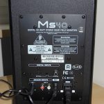 Behringer MS40 im Test: Multimedia-Sound am PC Die Anschlüsse auf der Rückseite der rechten Box der MS40